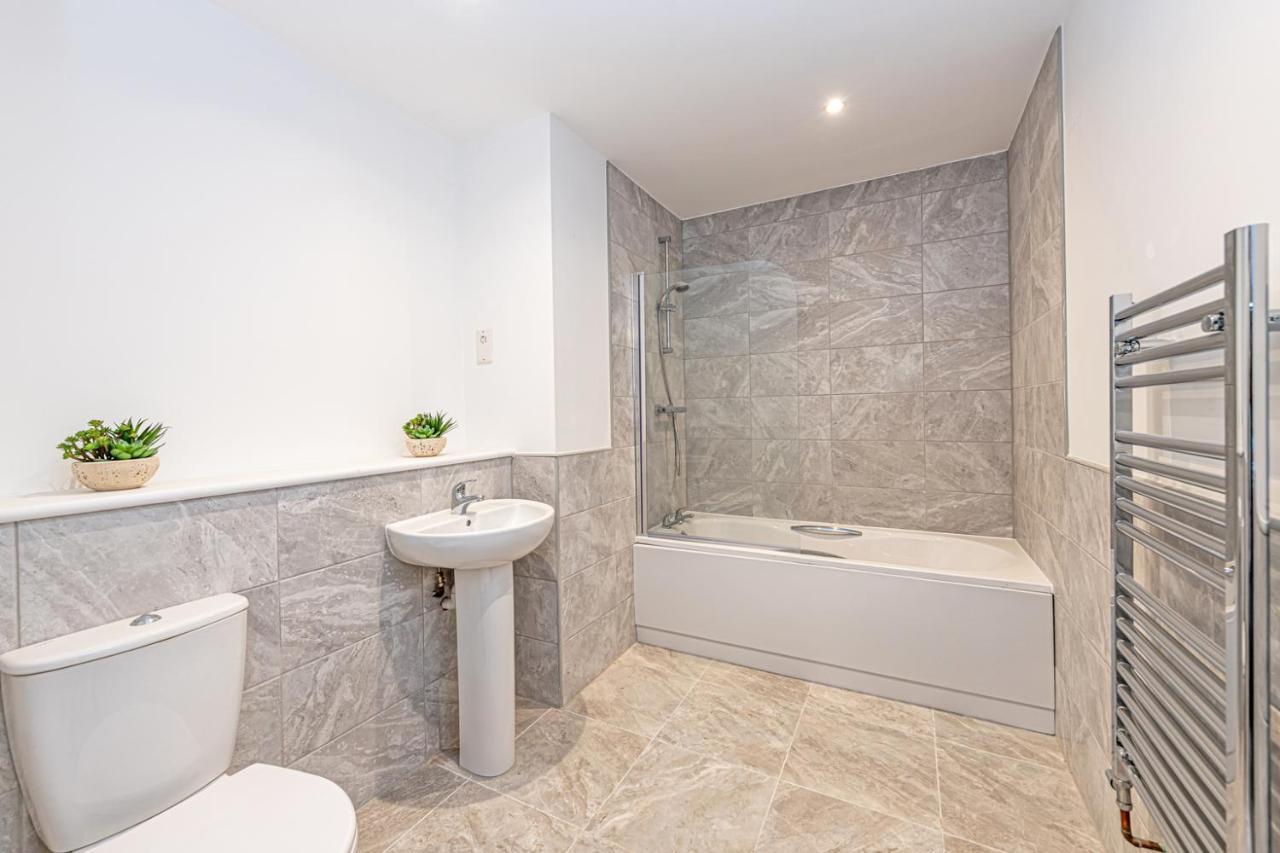 Gospel Heights Luxury Apartments With Parking Heswall Εξωτερικό φωτογραφία