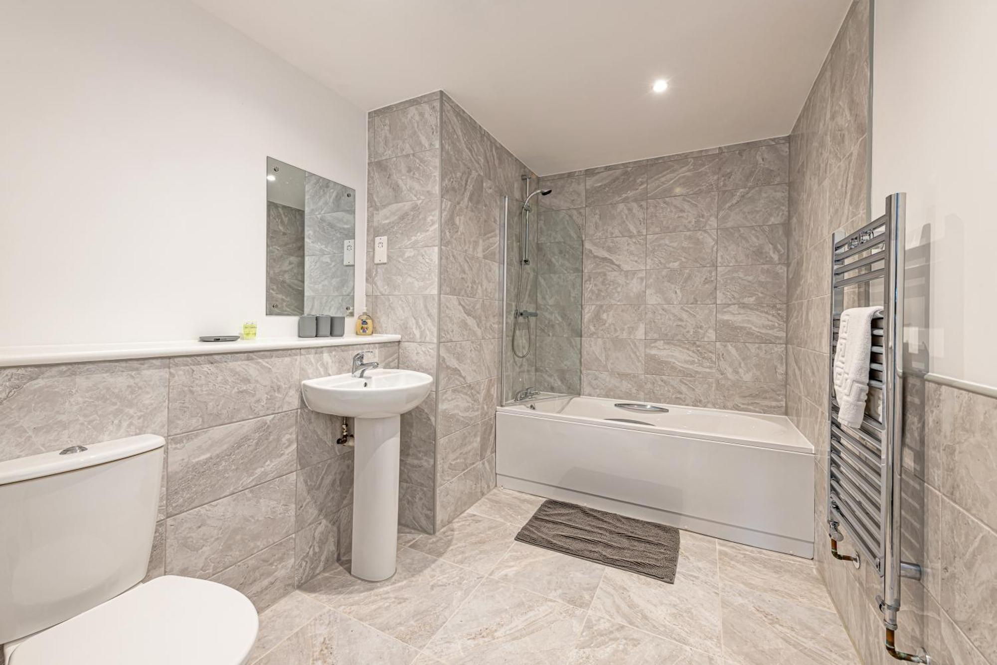 Gospel Heights Luxury Apartments With Parking Heswall Εξωτερικό φωτογραφία